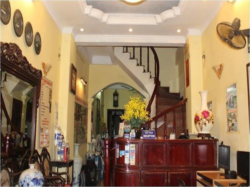 Tung Trang Hotel Hanoi Bagian luar foto
